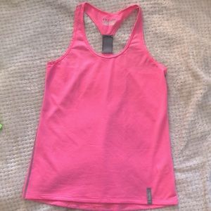 Under Armour mesh, heatgear, semi-fitted tank.